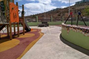 Jinámar coge la pala y la escoba/TA.